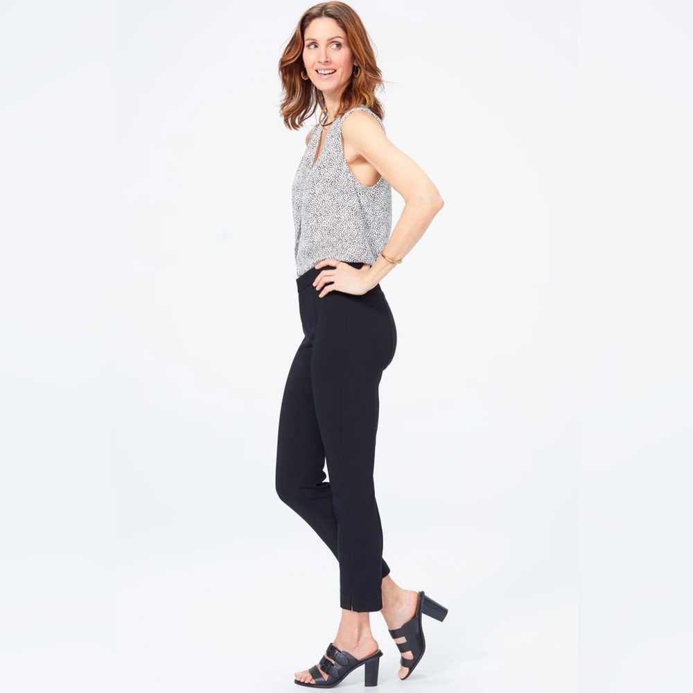 NYDJ Black Cropped Pants with Slim Fit and Textured Fabric